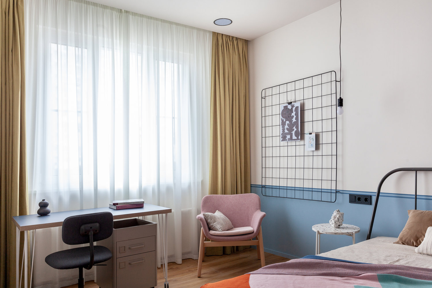 Фотография: Спальня в стиле Современный, Квартира, Проект недели, Москва, 2 комнаты, 40-60 метров, КубКвадрат – фото на INMYROOM Фотография: Спальня в стиле Современный, Квартира, Проект недели, Москва, 2 комнаты, 40-60 метров, КубКвадрат – фото на INMYROOM