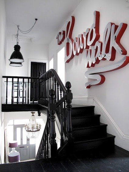 Фотография: Прихожая в стиле Прованс и Кантри, Скандинавский, Декор интерьера, Мебель и свет, Подсветка, Неон – фото на INMYROOM