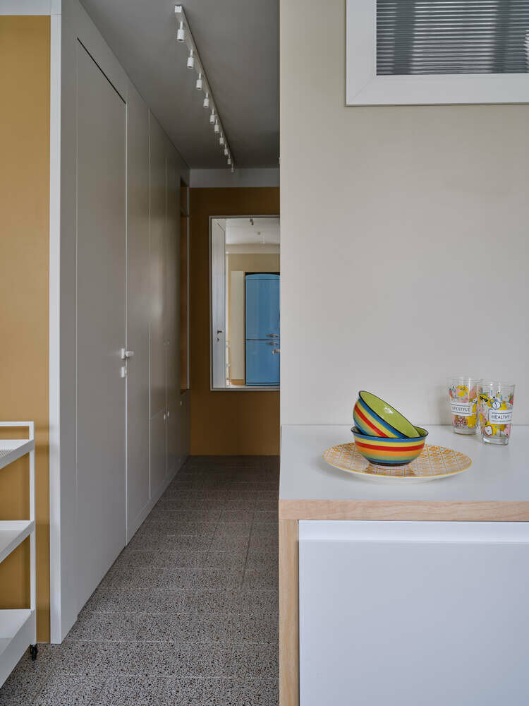 Фотография: Прихожая в стиле Современный, Минимализм, Малогабаритная квартира, Квартира, Проект недели, Москва, Хрущевка, Кирпичный дом, 2 комнаты, до 40 метров, Надежда Полякова – фото на INMYROOM Фотография: Прихожая в стиле Современный, Минимализм, Малогабаритная квартира, Квартира, Проект недели, Москва, Хрущевка, Кирпичный дом, 2 комнаты, до 40 метров, Надежда Полякова – фото на INMYROOM