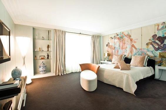 Фотография: Спальня в стиле Минимализм, Квартира, Дома и квартиры, Париж, Moscow Sotheby's International Realty – фото на INMYROOM