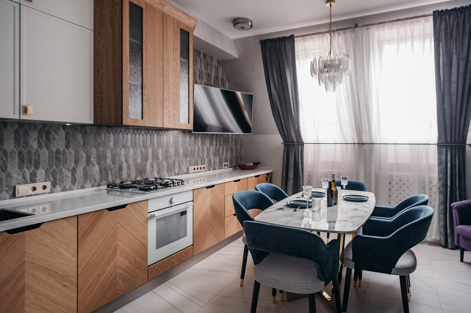 Фотография: Кухня и столовая в стиле Современный, Проект дня, Вологда, 4 и больше, Более 90 метров, A.B.Design_studio, Анастасия Баженова – фото на INMYROOM Фотография: Кухня и столовая в стиле Современный, Проект дня, Вологда, 4 и больше, Более 90 метров, A.B.Design_studio, Анастасия Баженова – фото на INMYROOM