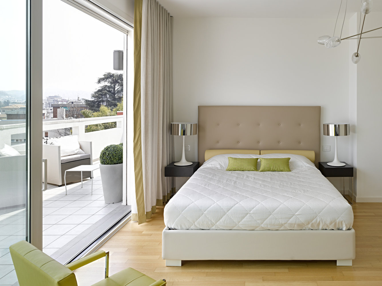 Фотография: Спальня в стиле Современный, Квартира, Италия, Проект недели, 3 комнаты, Более 90 метров, Студия TS Design – фото на INMYROOM Фотография: Спальня в стиле Современный, Квартира, Италия, Проект недели, 3 комнаты, Более 90 метров, Студия TS Design – фото на INMYROOM