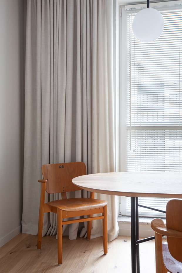 Фотография: Кухня и столовая в стиле Минимализм, Квартира, Проект недели, Санкт-Петербург, 4 и больше, Более 90 метров, Juicy Flat, Наташа Курлыгина – фото на INMYROOM