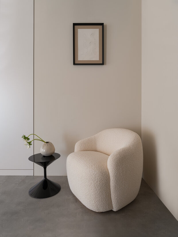 Фотография: Спальня в стиле Современный, Минимализм, Квартира, Проект дня, Москва, Кирпичный дом, 3 комнаты, Более 90 метров, Патриаршие пруды – фото на INMYROOM