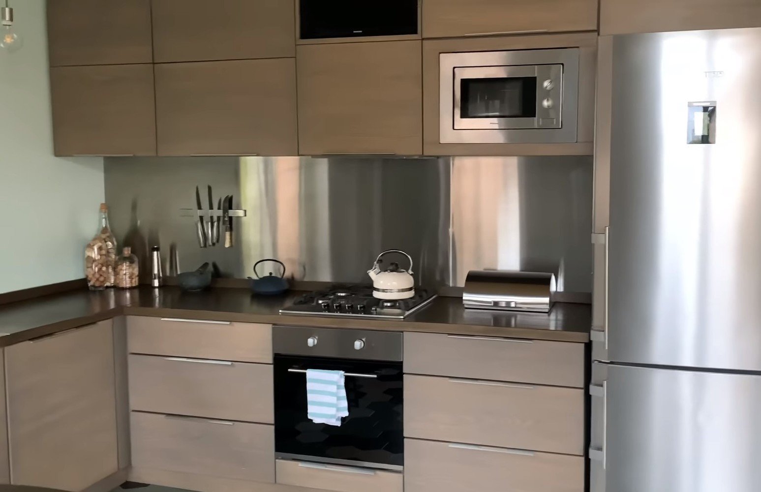 Фотография: Кухня и столовая в стиле Современный, Советы, Сбербанк, домклик, Сбер, СберСтрахование, ошибки в ремонте кухни, ляпы в ремонте – фото на INMYROOM Фотография: Кухня и столовая в стиле Современный, Советы, Сбербанк, домклик, Сбер, СберСтрахование, ошибки в ремонте кухни, ляпы в ремонте – фото на INMYROOM