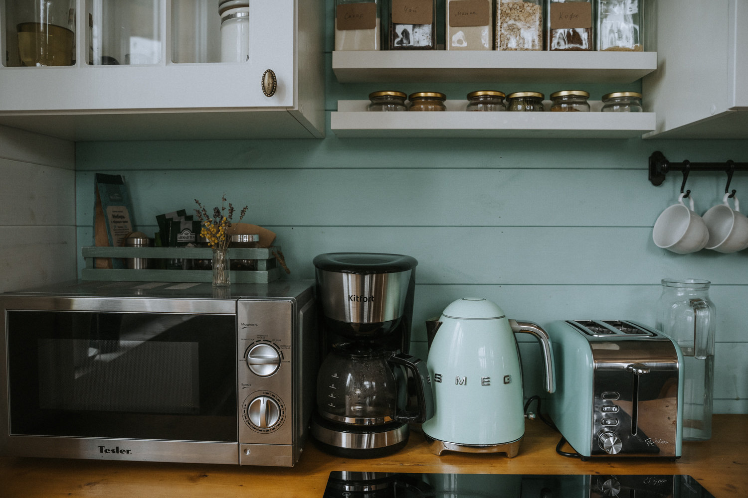 Фотография: Кухня и столовая в стиле Скандинавский, Прованс и Кантри, Дом, Проект дня, Дача, Дом и дача, Московская область, 3 комнаты, 60-90 метров, Звенигород – фото на INMYROOM