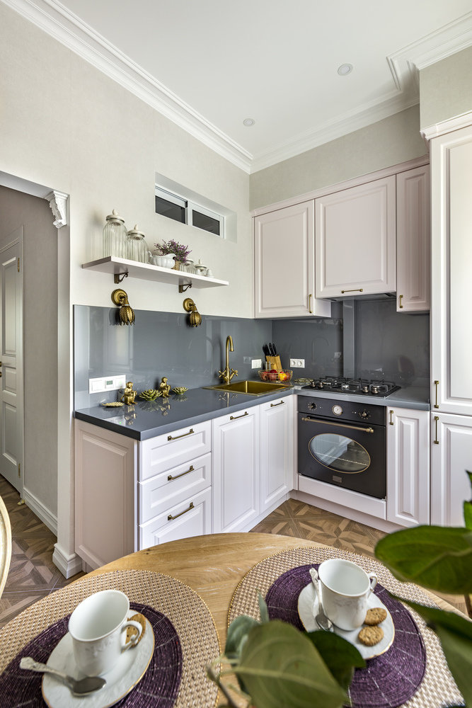 Фотография: Кухня и столовая в стиле Классический, Современный, Квартира, Проект недели, Москва, Кирпичный дом, 4 и больше, 60-90 метров, Юлия Левина – фото на INMYROOM Фотография: Кухня и столовая в стиле Классический, Современный, Квартира, Проект недели, Москва, Кирпичный дом, 4 и больше, 60-90 метров, Юлия Левина – фото на INMYROOM