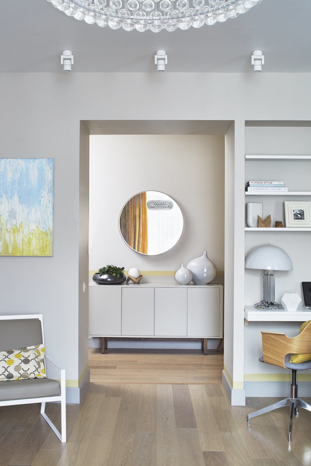 Фотография: Прихожая в стиле Скандинавский, Современный, Квартира, Foscarini, pushe, Белый, Проект недели, Бежевый, Желтый, Zara Home, Серый, Оранжевый, Барная стойка, ИКЕА, Подмосковье, перепланировка двухкомнатной квартиры, Manders, Hansgrohe, Duravit, Crate & Barrel, как объединить санузел, H&M Home, перепланировка двушки, Little Greene, Железнодорожный, обустройство отдельной гардеробной, кухня-столовая, как объединить гостиную с кухней, Astro, барная стойка на кухне, двушка с гардеробом, спальня с гардеробом, ниша в интерьере, Ragno, перепланировка санузла, Cosmo Relax, настеннный декор, встроенный шкаф, Екатерина Нечаева, Ирина Маркман, Bon Home Design, кладовка в квартире, Cezares, Zoffany, GBM-Light, Valenti, Wood Deed, Mobeledom, Artbrutmoscow – фото на INMYROOM