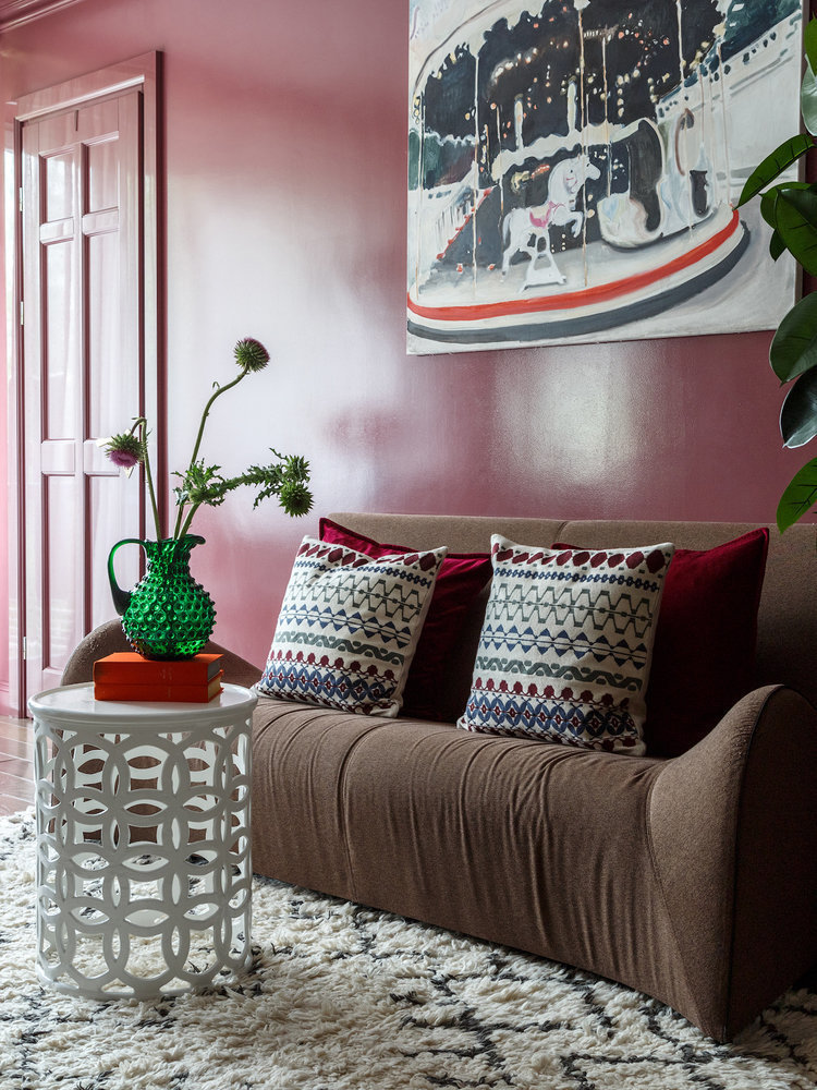 Фотография: Гостиная в стиле Современный, Декор интерьера, Советы, Надя Зотова, Даша Ухлинова, Cubiq Studio, студия Enjoy Home, Soul Concrete, Мария Черкасова, Zi-Design, цветные двери – фото на INMYROOM Фотография: Гостиная в стиле Современный, Декор интерьера, Советы, Надя Зотова, Даша Ухлинова, Cubiq Studio, студия Enjoy Home, Soul Concrete, Мария Черкасова, Zi-Design, цветные двери – фото на INMYROOM