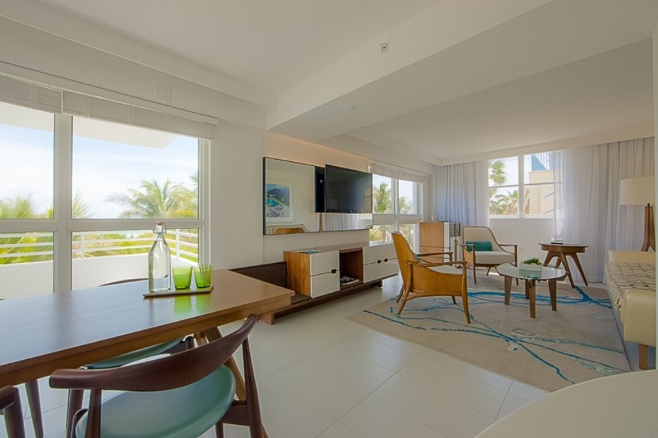 Фотография: Гостиная в стиле Скандинавский, Современный, Дома и квартиры, Городские места, Бразилия – фото на INMYROOM Фотография: Гостиная в стиле Скандинавский, Современный, Дома и квартиры, Городские места, Бразилия – фото на INMYROOM