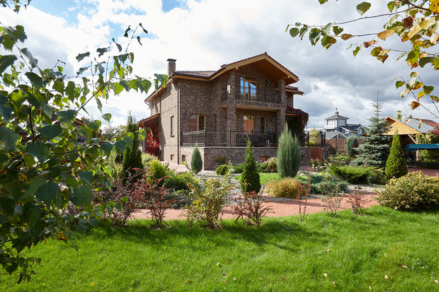 Фотография: Ландшафт в стиле , Прованс и Кантри, Дом, Проект недели, Подмосковье, Дом и дача, Московская область, 4 и больше, Более 90 метров, Елена Зорина – фото на INMYROOM