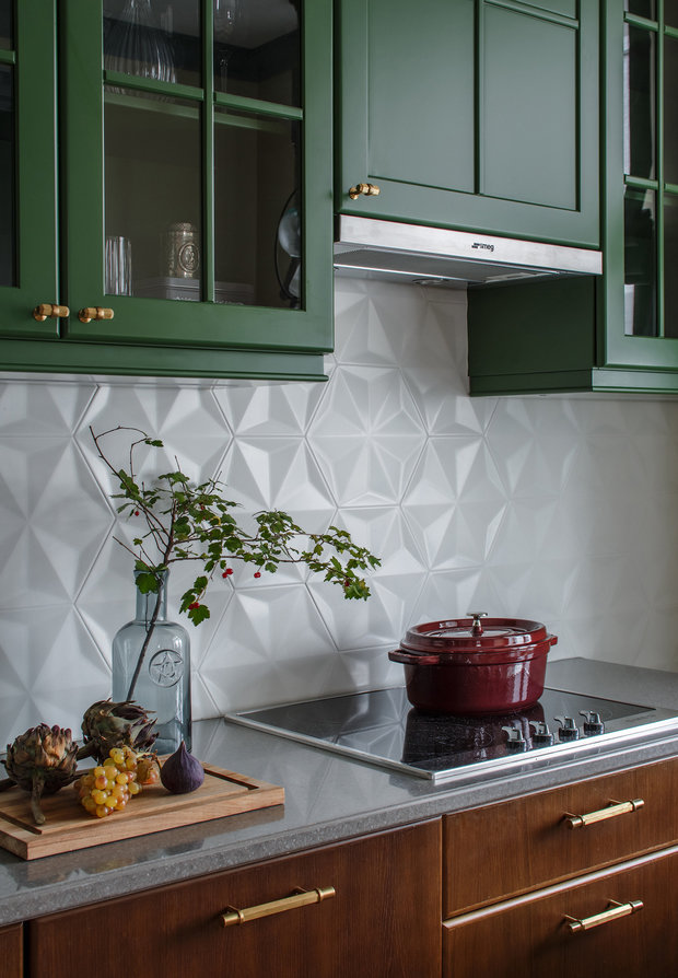 Фотография: Кухня и столовая в стиле Современный, Эклектика, Квартира, Проект недели, Москва, Надя Зотова, 4 и больше, Более 90 метров, студия Enjoy Home, #эксклюзивныепроекты, Михаил Лоскутов – фото на INMYROOM