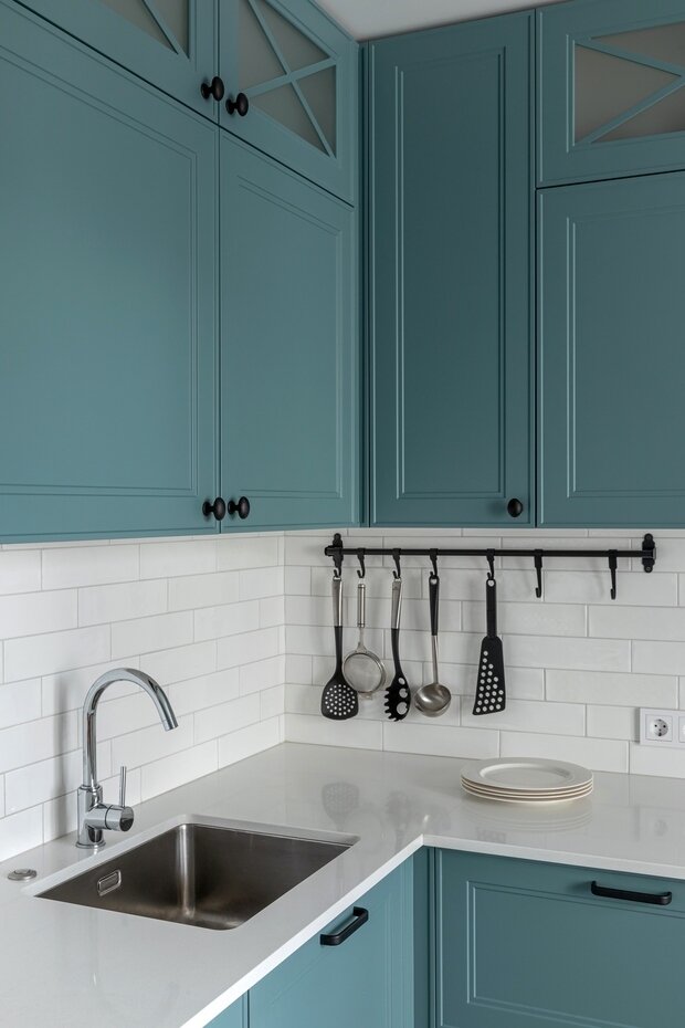 Фотография: Кухня и столовая в стиле Скандинавский, Современный, Квартира, Проект дня, Санкт-Петербург, Кирпичный дом, 3 комнаты, 60-90 метров, At Home Interiors, Анастасия Березинец – фото на INMYROOM