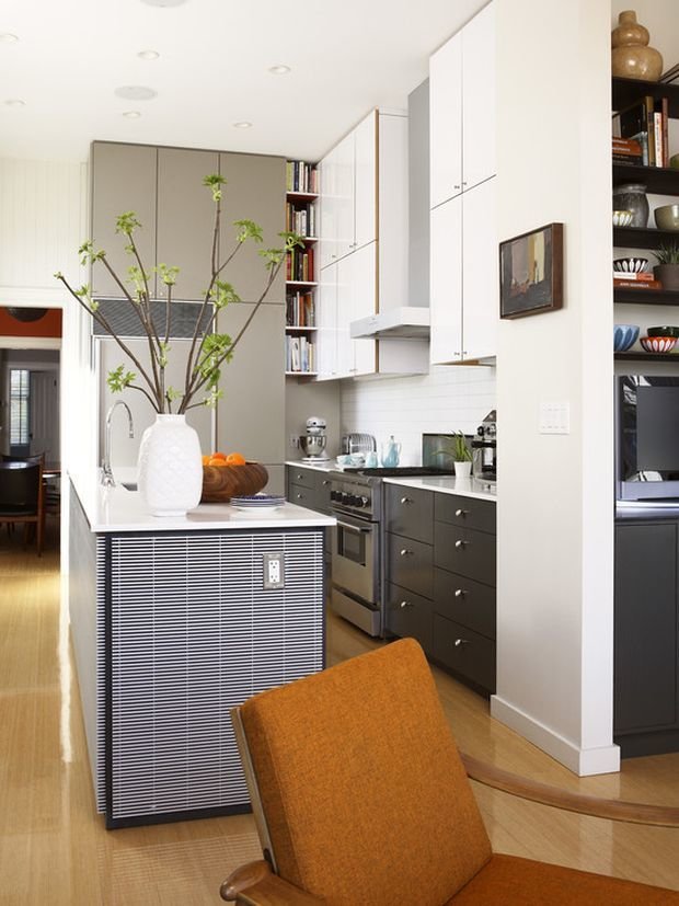 Фотография: Кухня и столовая в стиле Современный, Декор интерьера, Малогабаритная квартира, Квартира, Планировки, Декор, Хрущевка – фото на INMYROOM