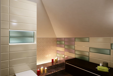 Мансарда в загородном доме - зона душевой.