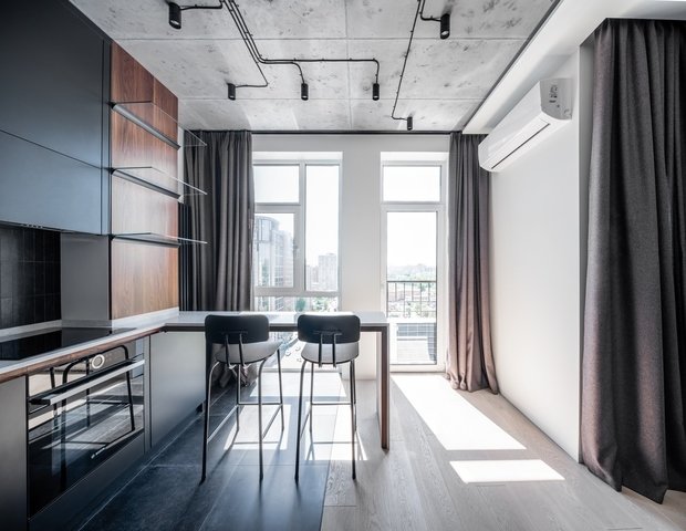 Фотография: Кухня и столовая в стиле Современный, Минимализм, Квартира, Студия, Проект недели, Киев, Lauri Brothers, Юрий Лаури, Сергей Лаури, Дмитрий Роганов – фото на INMYROOM