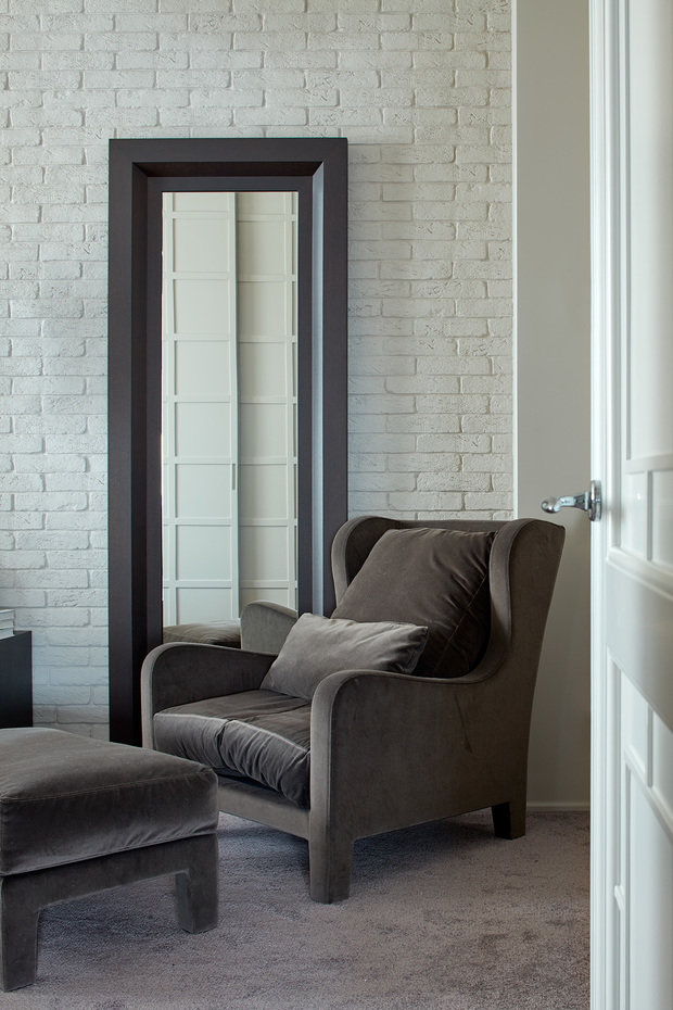 Фотография: Мебель и свет в стиле Классический, Эклектика, Квартира, Проект дня, Москва, Сергей Ананьев, новостройка, Ариана Ахмад, Татьяна Карякина, Монолитный дом, 4 и больше, Более 90 метров – фото на INMYROOM