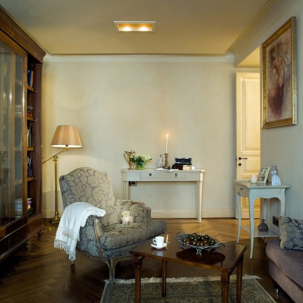 Фотография: Гостиная в стиле Прованс и Кантри, Классический, Современный, Декор интерьера, DIY, Декоративная штукатурка – фото на INMYROOM