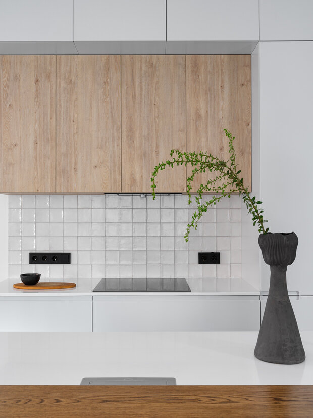 Фотография: Кухня и столовая в стиле Современный, Минимализм, Эко, Скандинавский, Квартира, Проект недели, Москва, 3 комнаты, Более 90 метров, Lagom Interiors, Мария Кулак – фото на INMYROOM