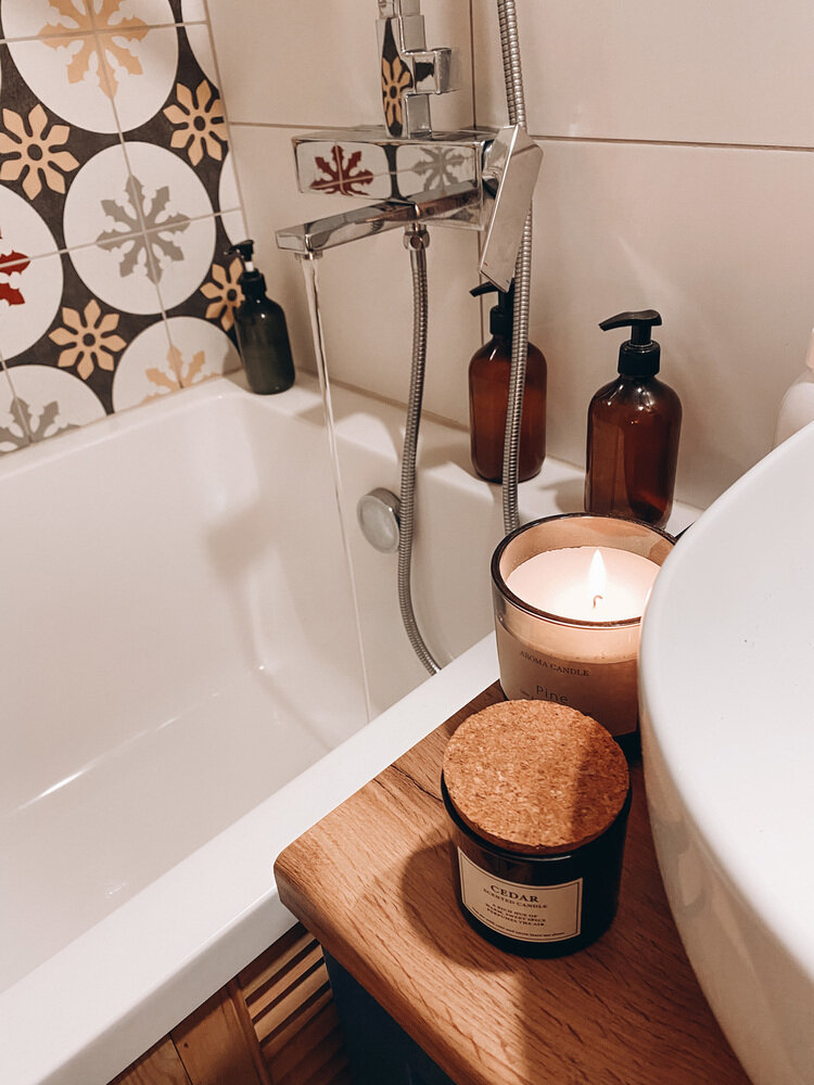 Фотография: в стиле , Ванная, Квартира, Ремонт на практике, ремонт в хрущевке, как оформить маленькую ванну, как сделать ванную комфортной, ремонт хрущевки, Хрущевка, до 40 метров, квартира в хрущевке, маленькая ванная комната – фото на INMYROOM Фотография: в стиле , Ванная, Квартира, Ремонт на практике, ремонт в хрущевке, как оформить маленькую ванну, как сделать ванную комфортной, ремонт хрущевки, Хрущевка, до 40 метров, квартира в хрущевке, маленькая ванная комната – фото на INMYROOM