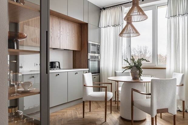 Фотография: Кухня и столовая в стиле Современный, Минимализм, Джапанди, Квартира, Проект дня, Москва, 2 комнаты, 60-90 метров, Виктория Вишневская – фото на INMYROOM