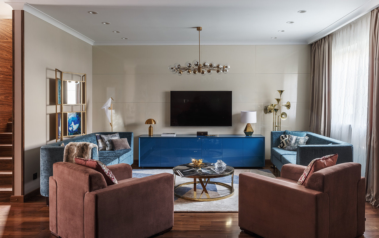 Фотография: Гостиная в стиле Современный, Классический, Эклектика, Минимализм, Проект недели, Подмосковье, Московская область, Таунхаус, Кирпичный дом, 4 и больше, Более 90 метров, Ектерина Реброва, Елена Поворова, Бюро Home Emotions, КП «Александровский» – фото на INMYROOM Фотография: Гостиная в стиле Современный, Классический, Эклектика, Минимализм, Проект недели, Подмосковье, Московская область, Таунхаус, Кирпичный дом, 4 и больше, Более 90 метров, Ектерина Реброва, Елена Поворова, Бюро Home Emotions, КП «Александровский» – фото на INMYROOM