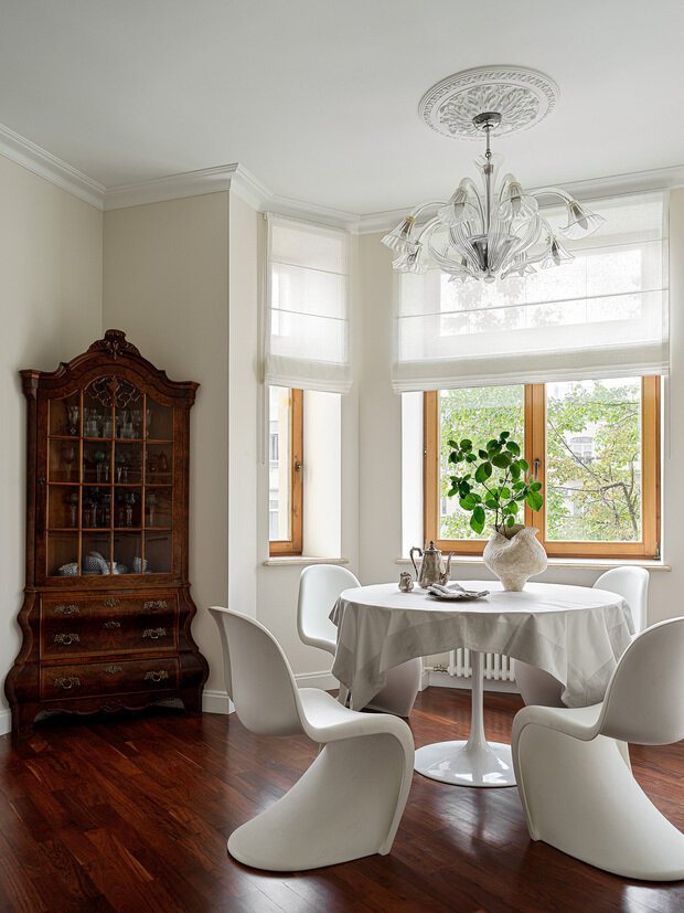Фотография: Кухня и столовая в стиле Классический, Современный, Эклектика, Винтажный, Квартира, Проект недели, Москва, 4 и больше, Более 90 метров, Ольга Комарова, Komarova Interiors – фото на INMYROOM