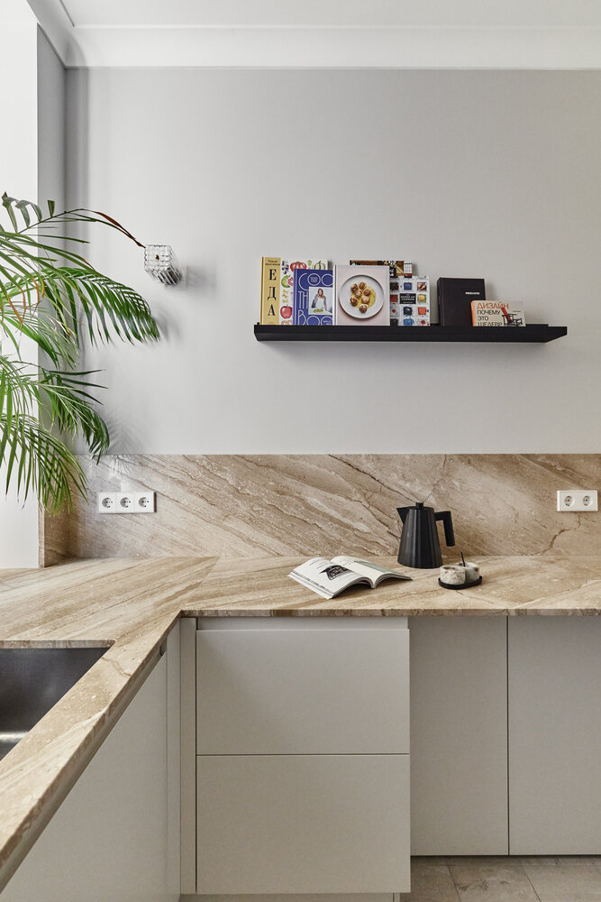 Фотография: Кухня и столовая в стиле Современный, Минимализм, Квартира, Проект недели, Санкт-Петербург, Кирпичный дом, 3 комнаты, 60-90 метров, DSGN HUB, Винтажный – фото на INMYROOM Фотография: Кухня и столовая в стиле Современный, Минимализм, Квартира, Проект недели, Санкт-Петербург, Кирпичный дом, 3 комнаты, 60-90 метров, DSGN HUB, Винтажный – фото на INMYROOM