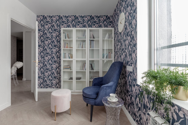 Подоконники просто оштукатурили и покрасили.