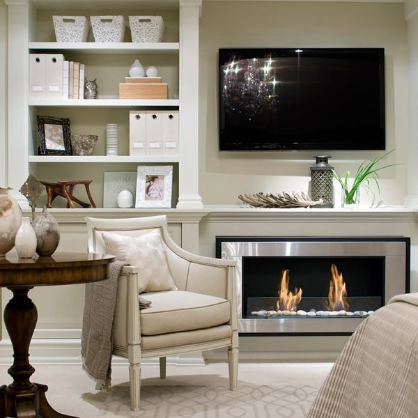 Фотография: Гостиная в стиле Эклектика, Интерьер комнат, Мебель и свет, Диван, Потолок – фото на INMYROOM