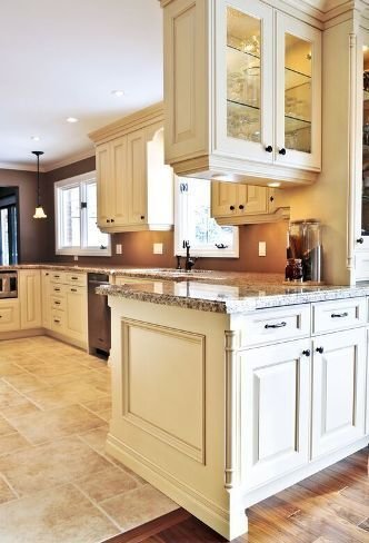 Фотография: Кухня и столовая в стиле Прованс и Кантри, Квартира, Мебель и свет, Советы – фото на INMYROOM