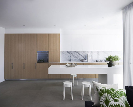 Фотография: Кухня и столовая в стиле Минимализм, Дом, Австралия, Дома и квартиры – фото на INMYROOM