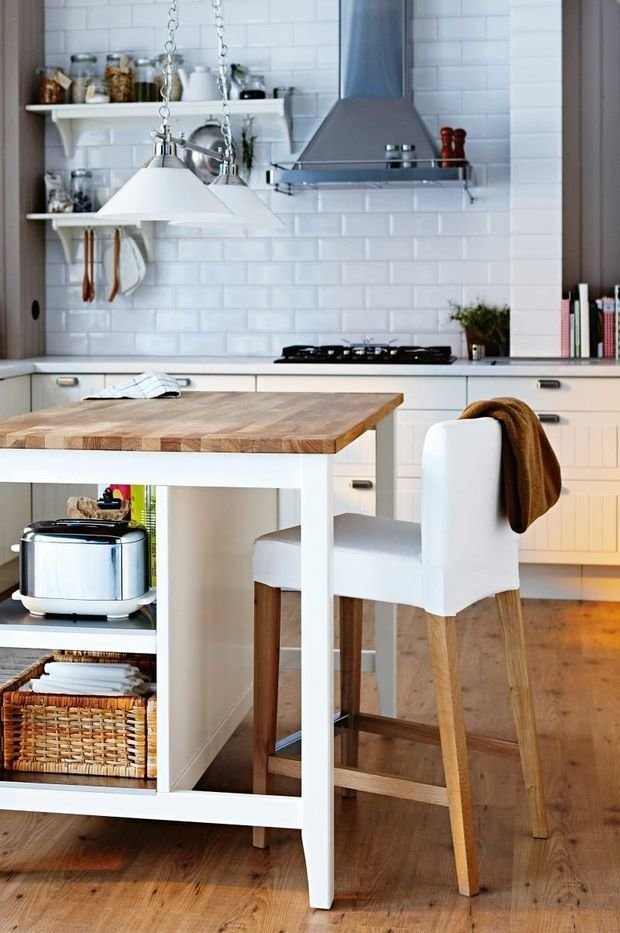 Фотография: Кухня и столовая в стиле Скандинавский, Советы, хранение вещей, система хранения в малогабаритке, идеи для малогабаритки – фото на INMYROOM