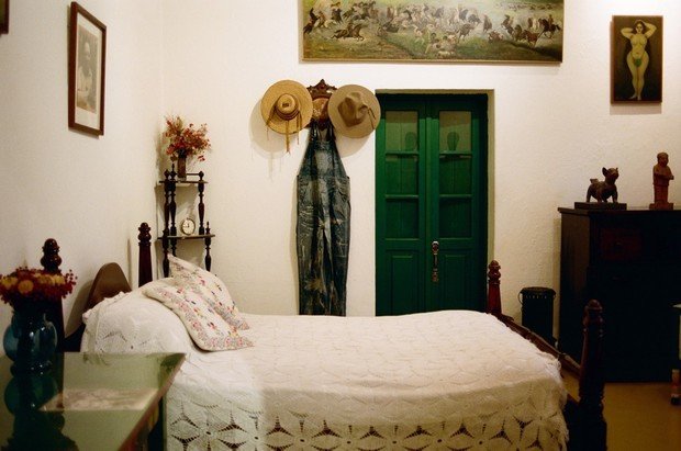 Фотография: Спальня в стиле Прованс и Кантри, Декор и DIY, Дом, Голубой, Мексика, Дом и дача, Мехико, Фрида Кало – фото на INMYROOM