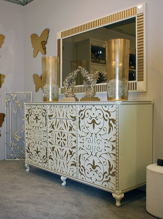 Фотография: Мебель и свет в стиле Классический, Современный, Artemide, Flos, PROVASI, Индустрия, События, Маркет, Мягкая мебель, Missoni, Пэчворк, Porada, LLADRO – фото на INMYROOM